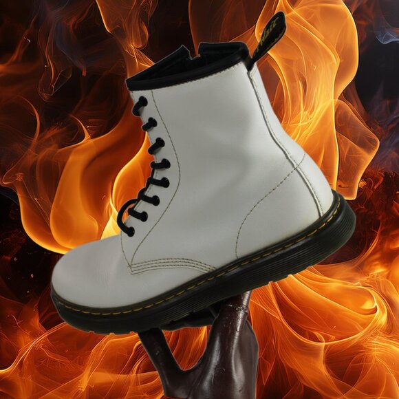 Dr. Martens Zavala White Leather Lace-up Combat Boot, Size 6 (Male 5) - Picture 7 of 11